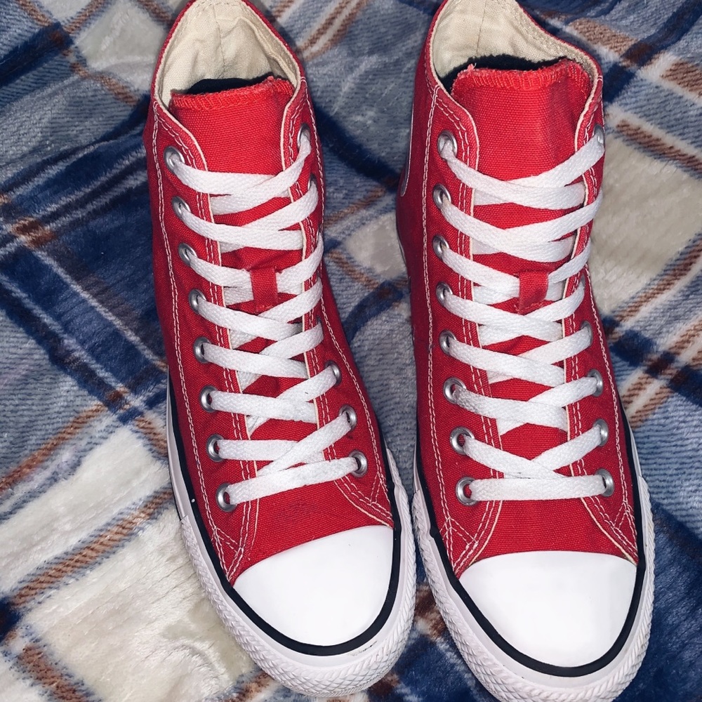 Red all star converse (Hightop)